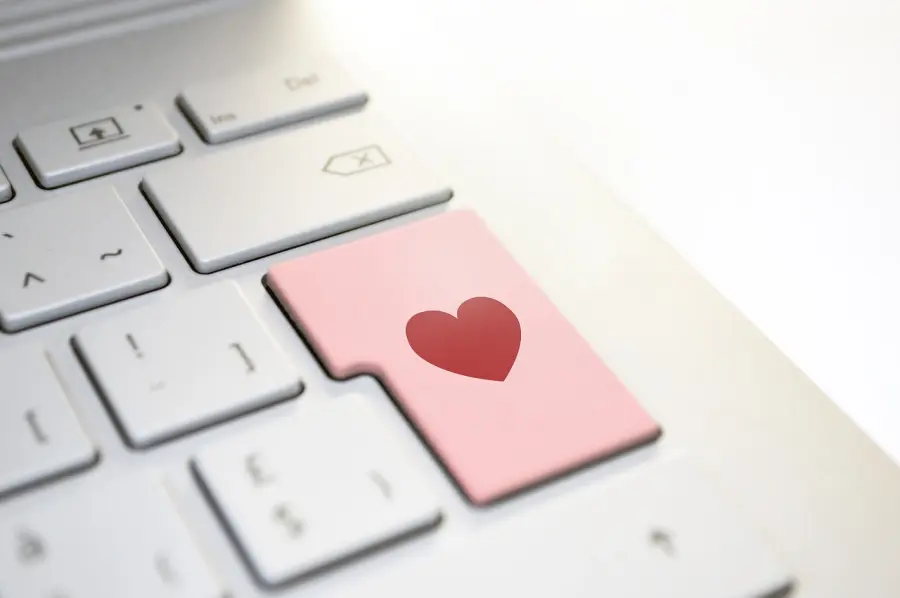 Dating online, i motivi del successo